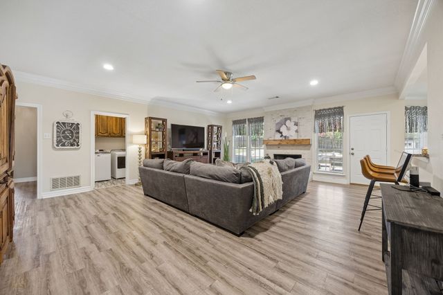 729 Herman Drive, Hurst, TX 76054