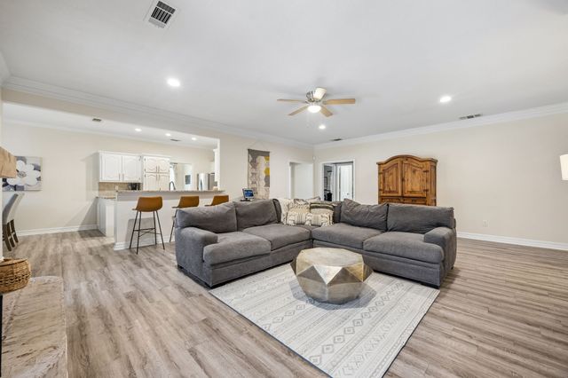 729 Herman Drive, Hurst, TX 76054