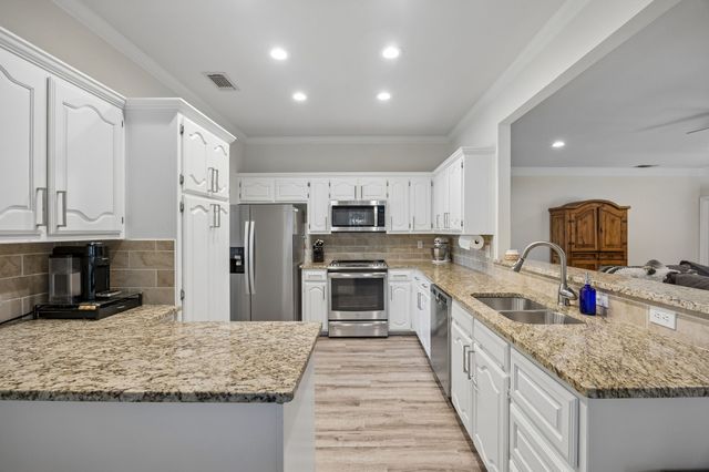 729 Herman Drive, Hurst, TX 76054