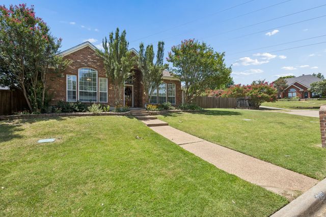 729 Herman Drive, Hurst, TX 76054