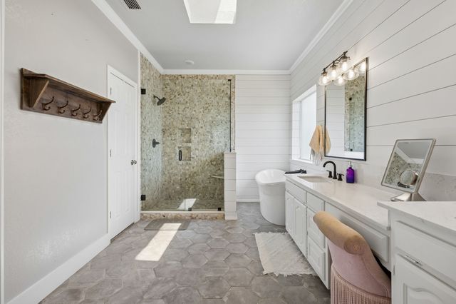 729 Herman Drive, Hurst, TX 76054