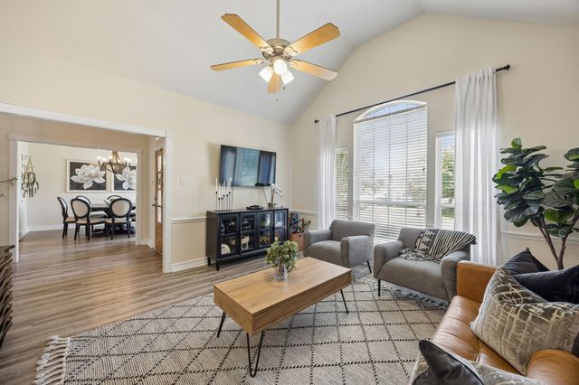 729 Herman Drive, Hurst, TX 76054