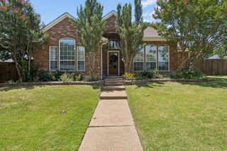 729 Herman Drive, Hurst, TX 76054