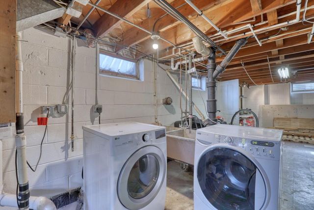 3010 Cottonwood COURT, Brookfield, WI 53005