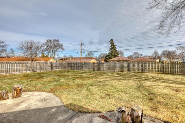 3010 Cottonwood COURT, Brookfield, WI 53005