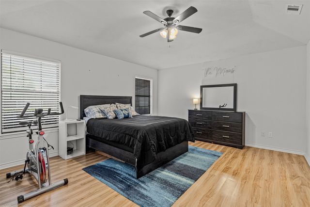 302 Rash Lane, Terrell, TX 75160