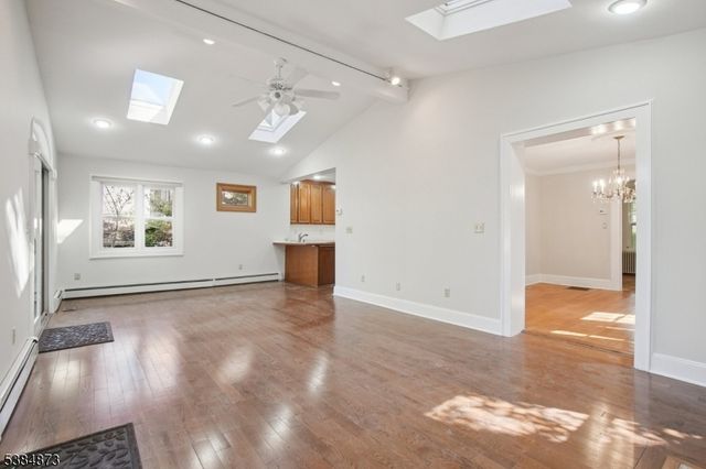 4 Fairwood Rd, Madison Boro, NJ 07940