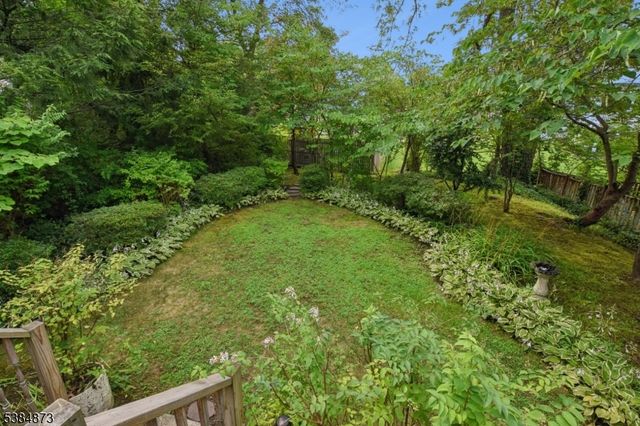 4 Fairwood Rd, Madison Boro, NJ 07940