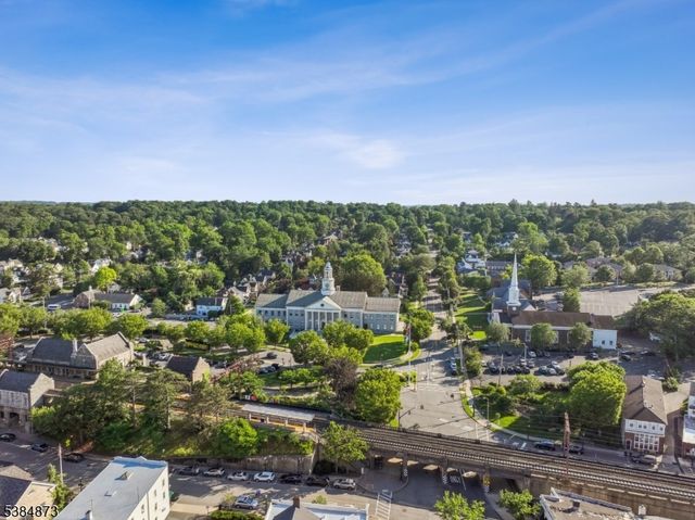 4 Fairwood Rd, Madison Boro, NJ 07940