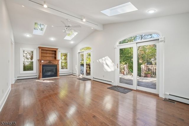 4 Fairwood Rd, Madison Boro, NJ 07940