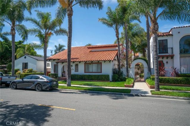 807 Roswell Avenue, Long Beach, CA 90804