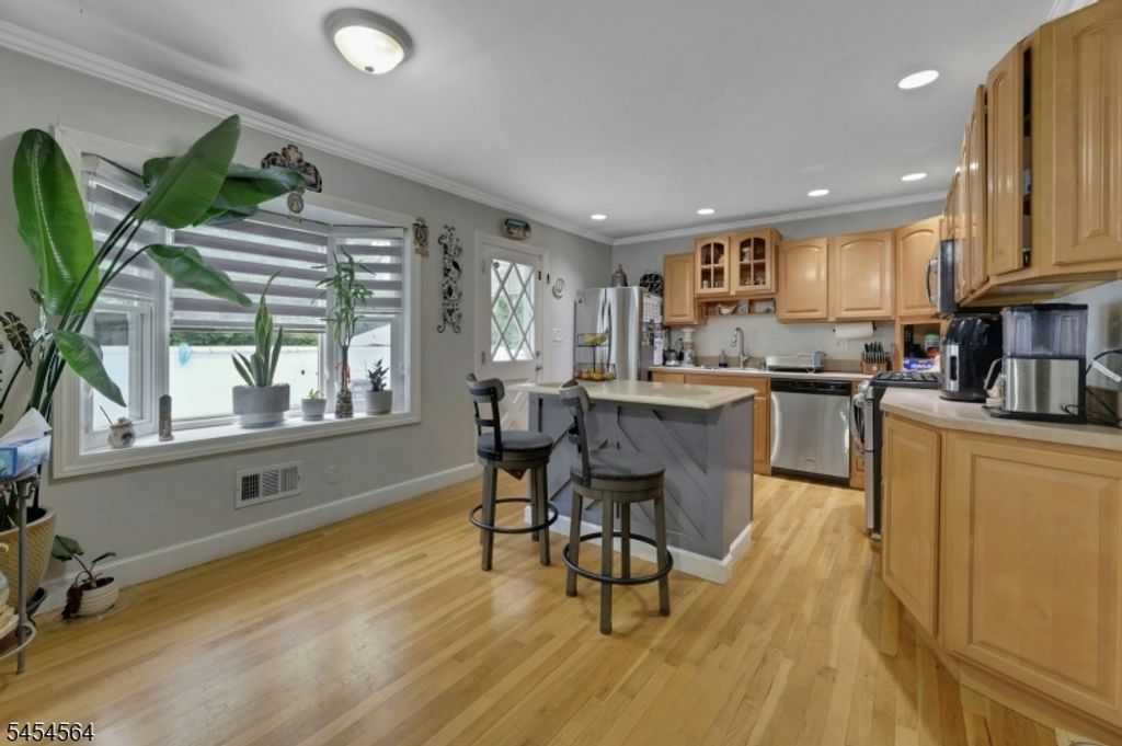 291 Fairway Ave, Belleville Twp., NJ 07109 — photo 5