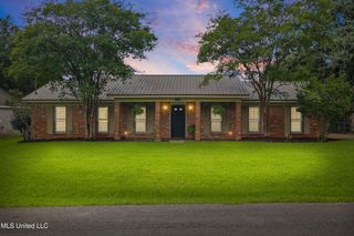 6305 Hermosa Drive, Ocean Springs, MS 39564