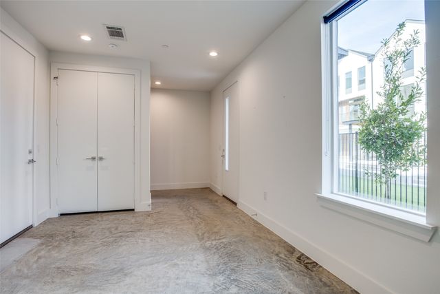 4426 Cabell Drive 1202, Dallas, TX 75204