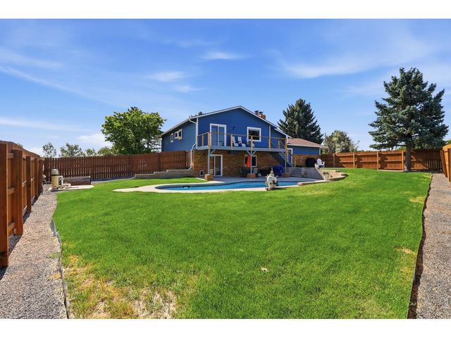 1212 Glenview Dr, Berthoud, CO 80513