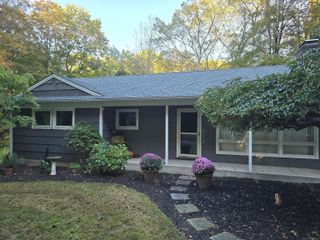 32 Old Green Road, Newtown, CT 06482
