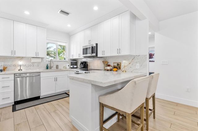 6100 NW 2nd St, Miami, FL 33126