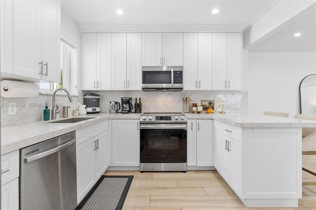 6100 NW 2nd St, Miami, FL 33126