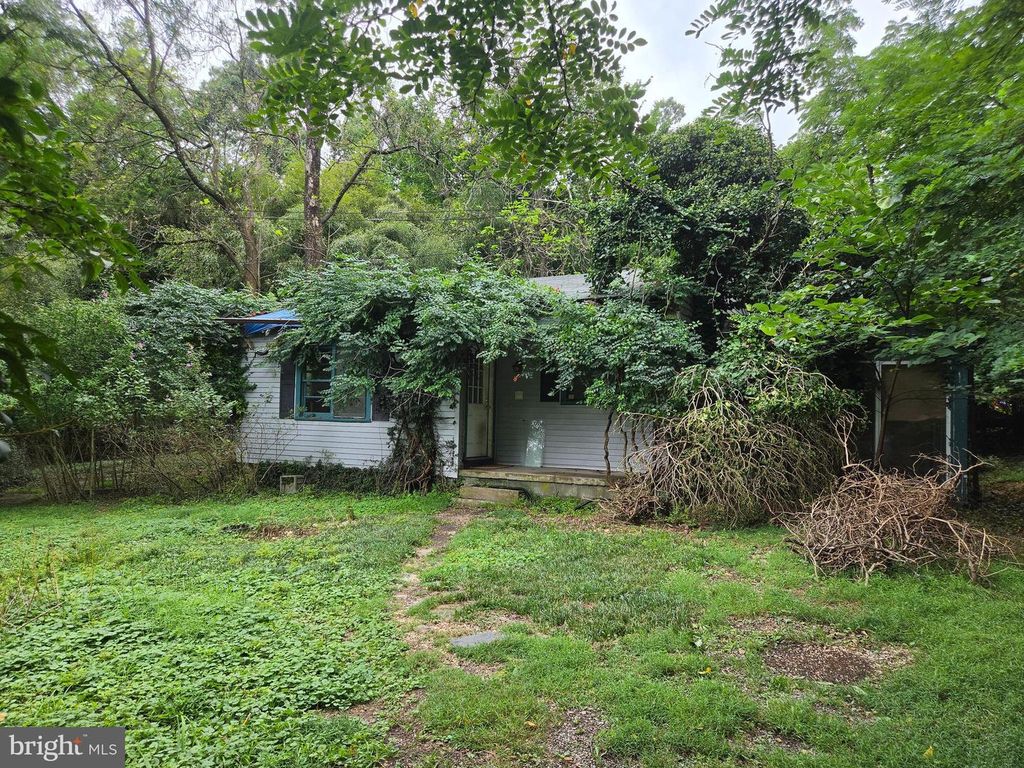 143 BOTTOM DOLLAR LN, Harpers Ferry, WV 25425