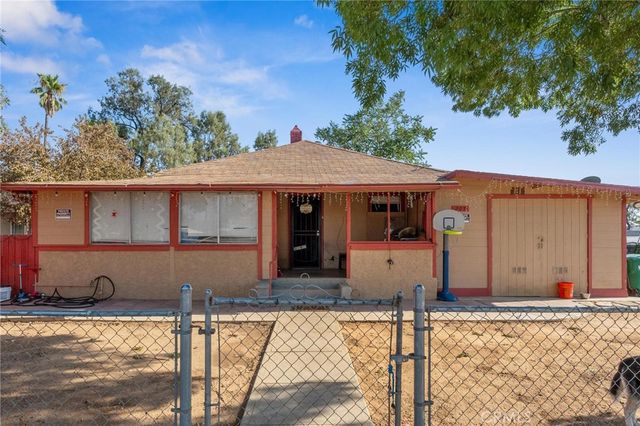 207 E 5th Street, Beaumont, CA 92223
