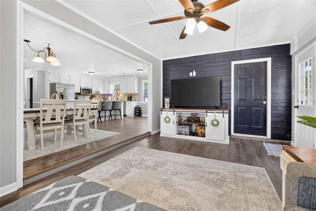 216 Brooks Lane, Winder, GA 30680
