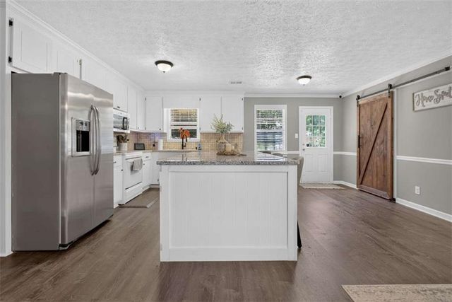 216 Brooks Lane, Winder, GA 30680