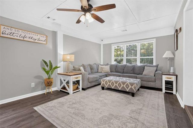 216 Brooks Lane, Winder, GA 30680
