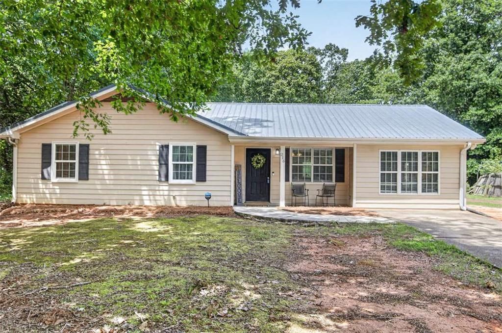 216 Brooks Lane, Winder, GA 30680