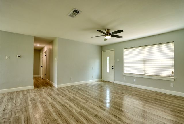201 MCLENDON, Mexia, TX 76667