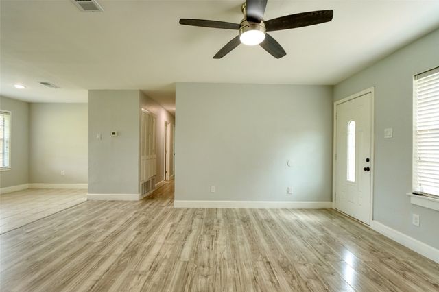 201 MCLENDON, Mexia, TX 76667