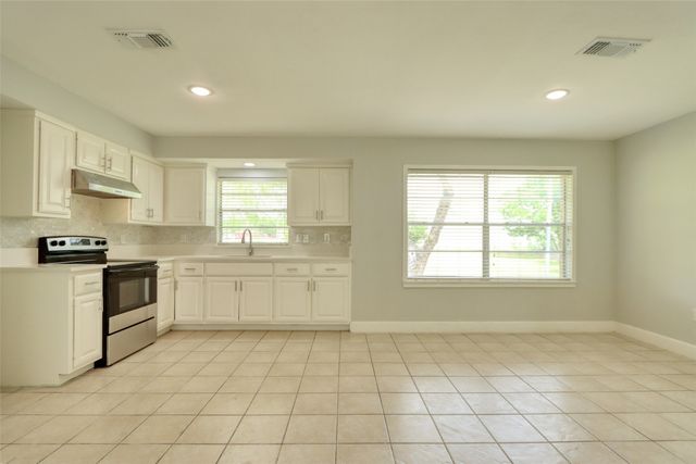 201 MCLENDON, Mexia, TX 76667