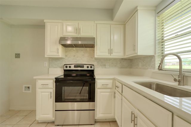 201 MCLENDON, Mexia, TX 76667