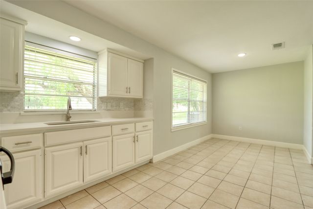 201 MCLENDON, Mexia, TX 76667