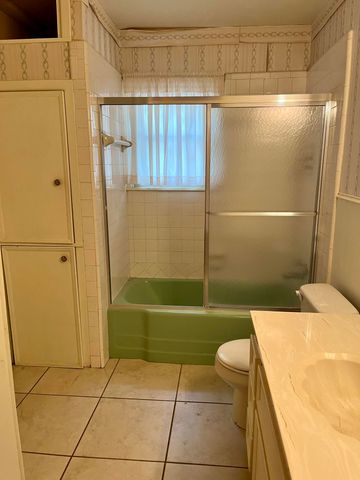 1012 E Oak Street, Brownfield, TX 79316