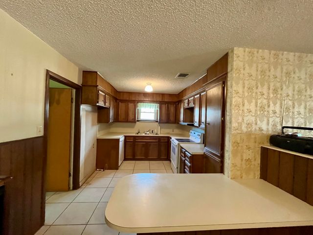 1012 E Oak Street, Brownfield, TX 79316