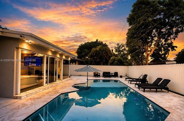 561 NE 172nd St, North Miami Beach, FL 33162