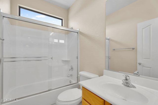 3586 E RIOPELLE Court, Gilbert, AZ 85298