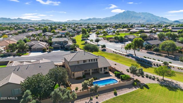 3586 E RIOPELLE Court, Gilbert, AZ 85298