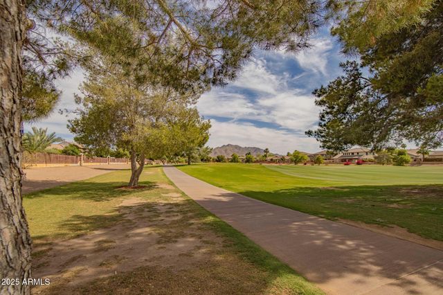 3586 E RIOPELLE Court, Gilbert, AZ 85298