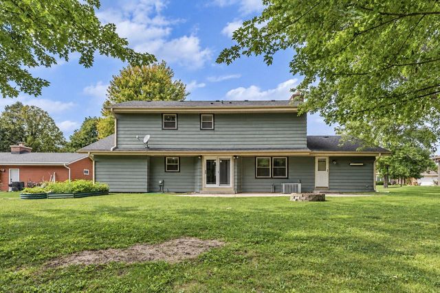 6634 Riverdale LANE, Greendale, WI 53129