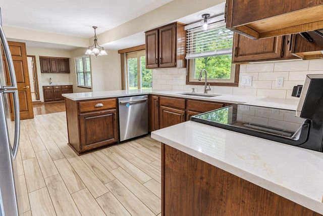 6634 Riverdale LANE, Greendale, WI 53129