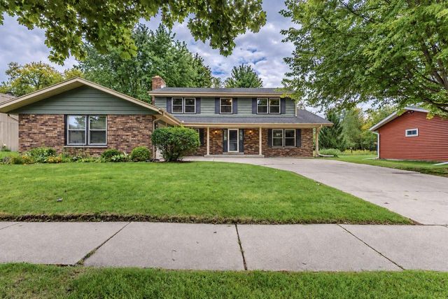 6634 Riverdale LANE, Greendale, WI 53129
