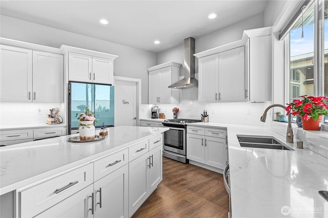 5544 Whitehorn Way, Blaine, WA 98230