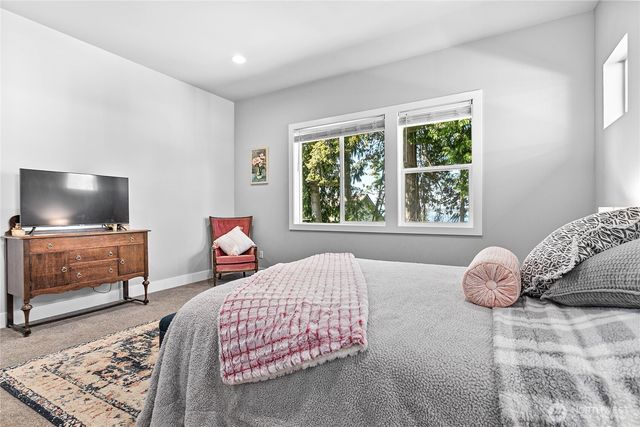 5544 Whitehorn Way, Blaine, WA 98230