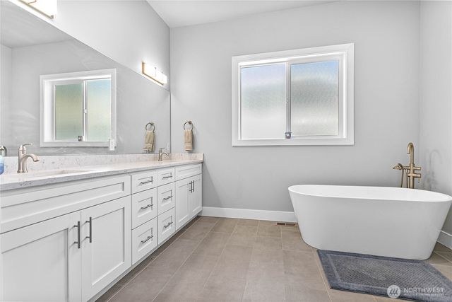 5544 Whitehorn Way, Blaine, WA 98230
