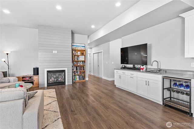 5544 Whitehorn Way, Blaine, WA 98230