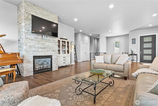 5544 Whitehorn Way, Blaine, WA 98230