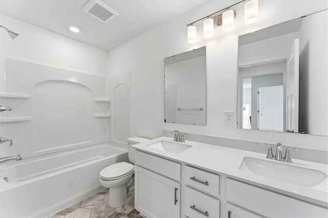7520 Upper 42nd Street N, Oakdale, MN 55128