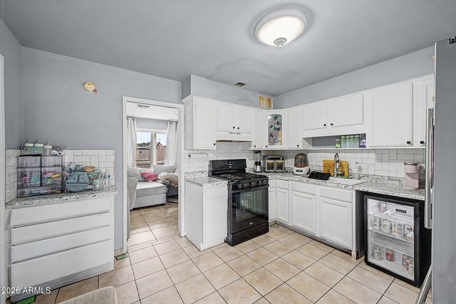 2925 W TURNEY Avenue, Phoenix, AZ 85017