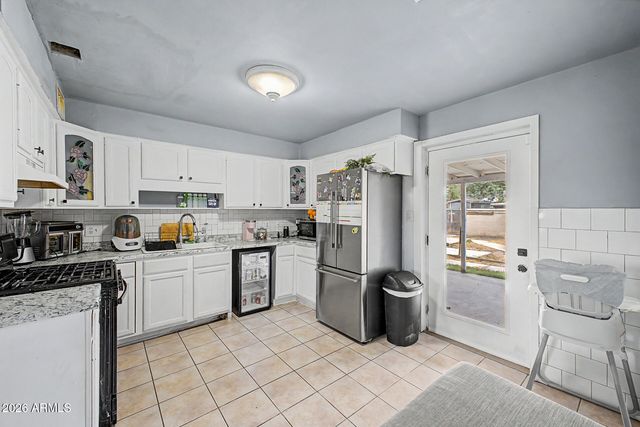 2925 W TURNEY Avenue, Phoenix, AZ 85017